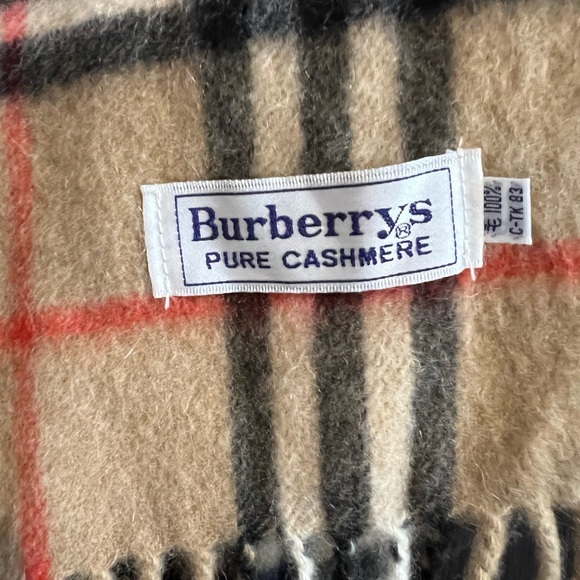 🚫SOLD🚫 Authentic Burberry Scarf 100% Cashmere 52”x12” - Picture 5 of 5